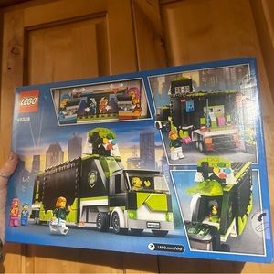 Gamer Tournament Lego truck set